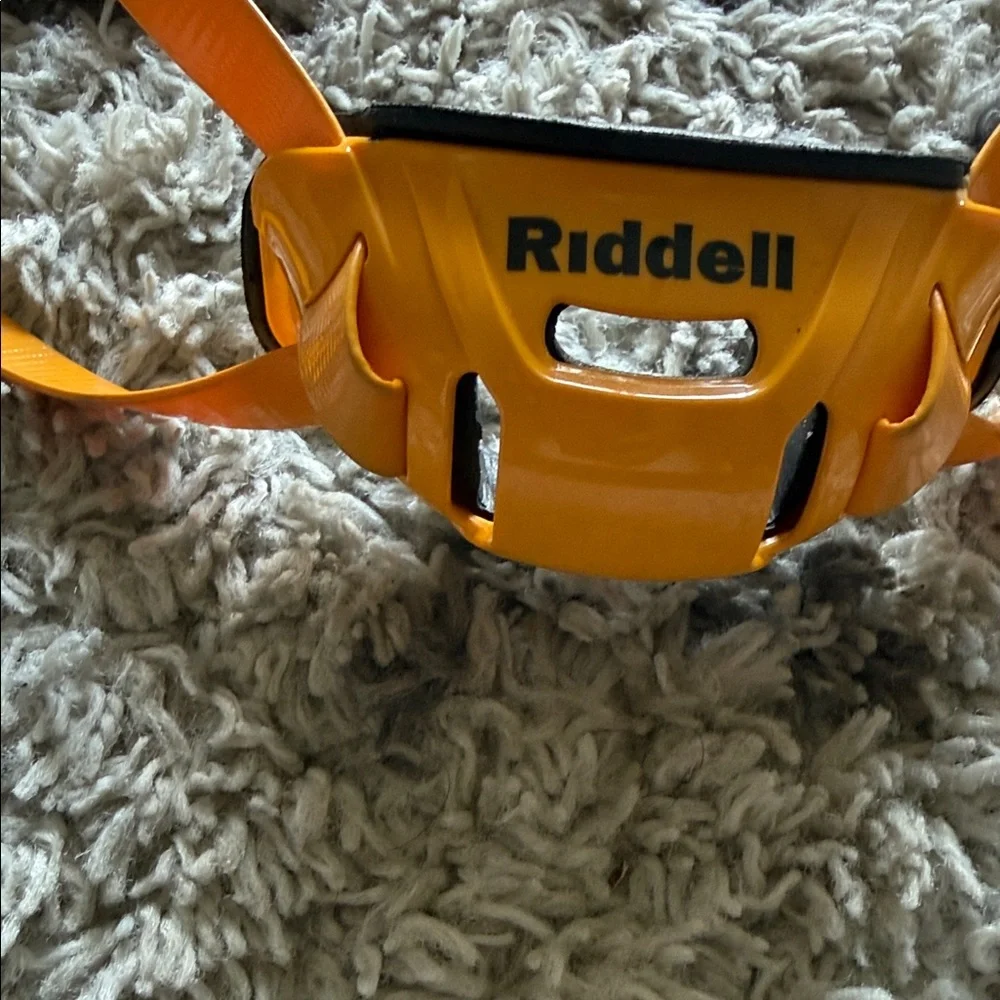 Riddell Kids Yellow Face Mask with Chin Strap
